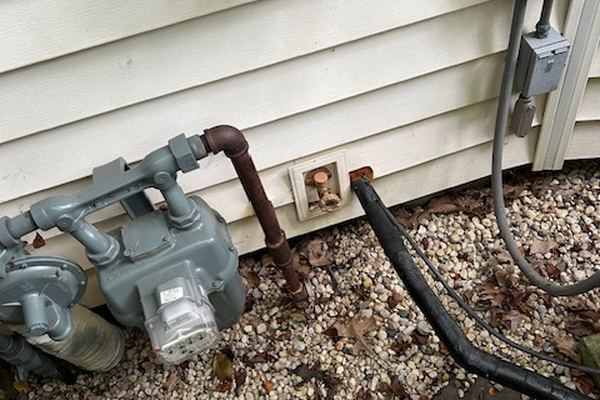 Gas